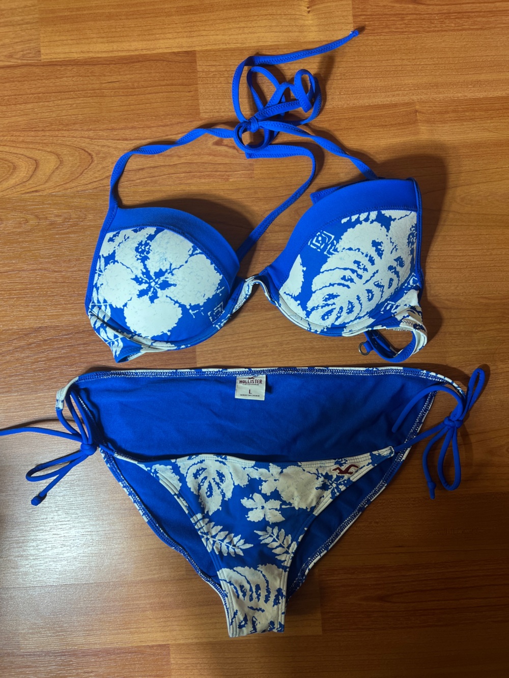 Hollister Blue and White Floral Bikini Bottoms
